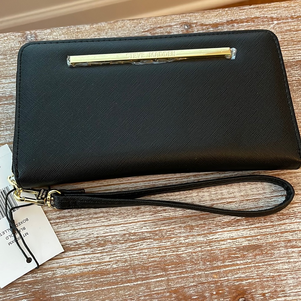 Steve Madden Black Faux Leather Wallet!!